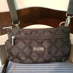 Baggallini Mini Plaza Crossbody Black